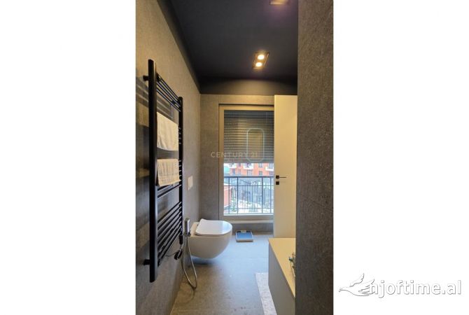 Shtepi ne shitje Apartament ne Tirane, 2+1, Mobilimi E mobiluar, Pagesa 390,000  Euro.