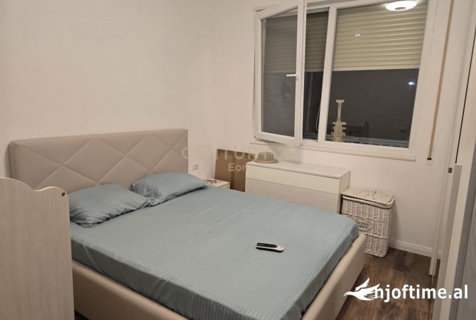 Shtepi ne shitje Apartament ne Durres, 2+1, Mobilimi E mobiluar, Pagesa 265,000  Euro.