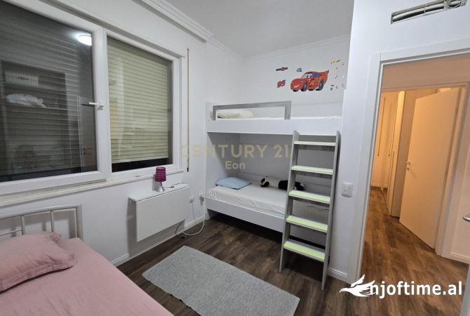 Shtepi ne shitje Apartament ne Durres, 2+1, Mobilimi E mobiluar, Pagesa 265,000  Euro.