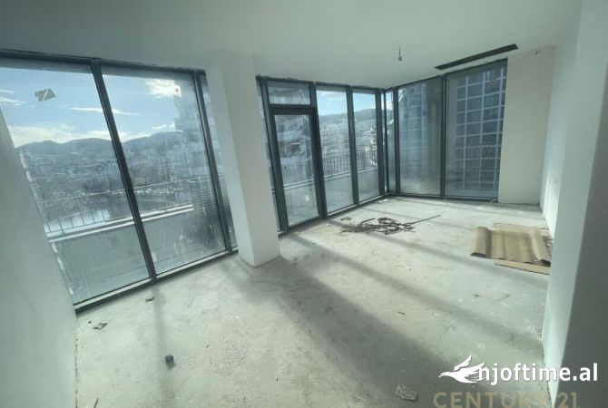 Apartament 2+1+2+ Post parkimi per Qira ne Liqeni i Tiranes