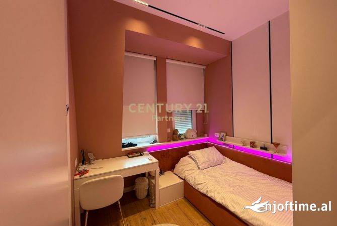 Shtepi me qera Apartament ne Tirane, 3+1, Mobilimi E mobiluar, Pagesa 1,600  Euro.