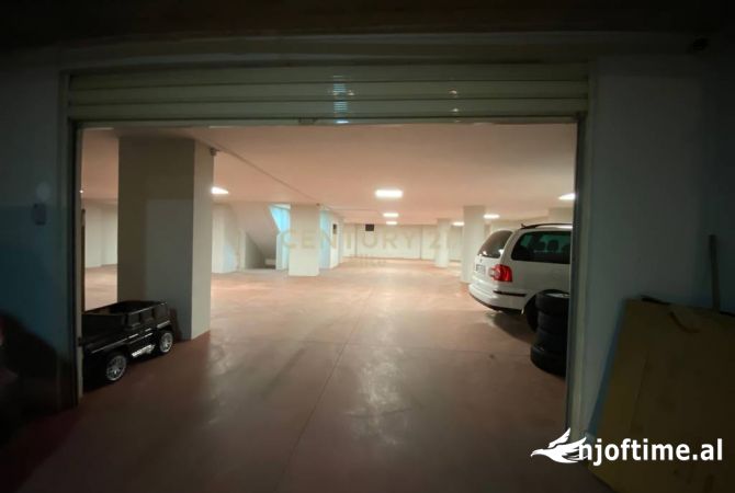 Ambient biznesi ne shitje 4+1 ne Tirane - 270,000 Euro