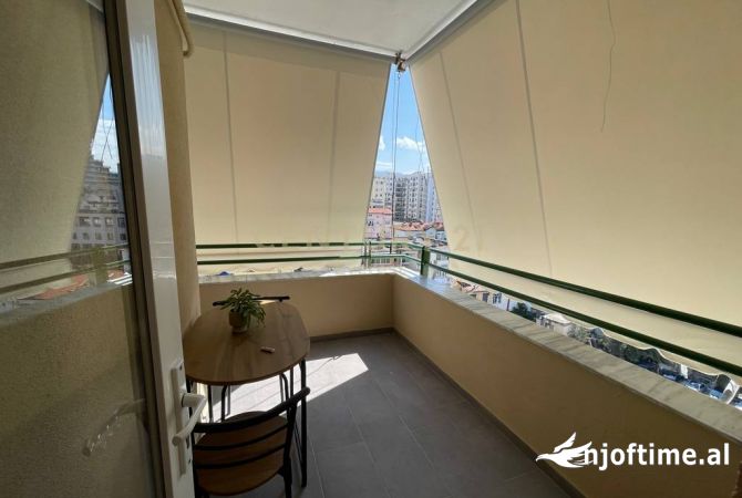 Shtepi me qera Apartament ne Tirane, 1+1, Mobilimi E mobiluar, Pagesa 1,000  Euro.