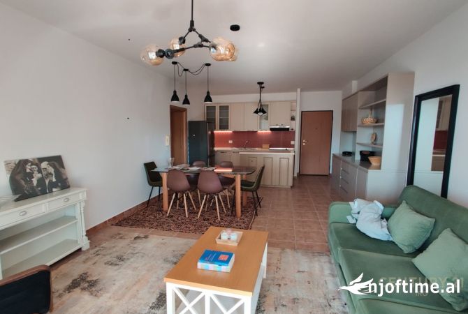 Shtepi me qera 2+1 ne Tirane - 1,000 Euro