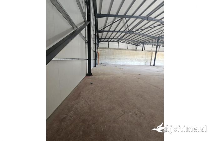 Ambient biznesi me qera 4+1 ne Tirane - 5,400 Euro