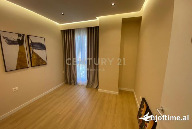 Shtepi ne shitje Apartament ne Tirane, 2+1, Mobilimi E mobiluar, Pagesa 293,000  Euro.