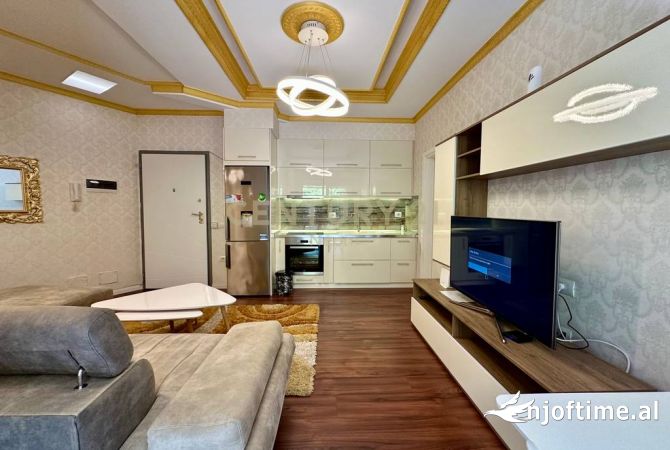 Shtepi me qera 2+1 ne Tirane - 700 Euro