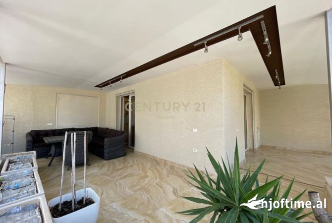 Shtepi me qera Apartament ne Tirane, 4+1, Mobilimi E mobiluar, Pagesa 3,000  Euro.