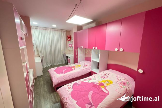 Shtepi me qera Apartament ne Tirane, 4+1, Mobilimi E mobiluar, Pagesa 3,000  Euro.