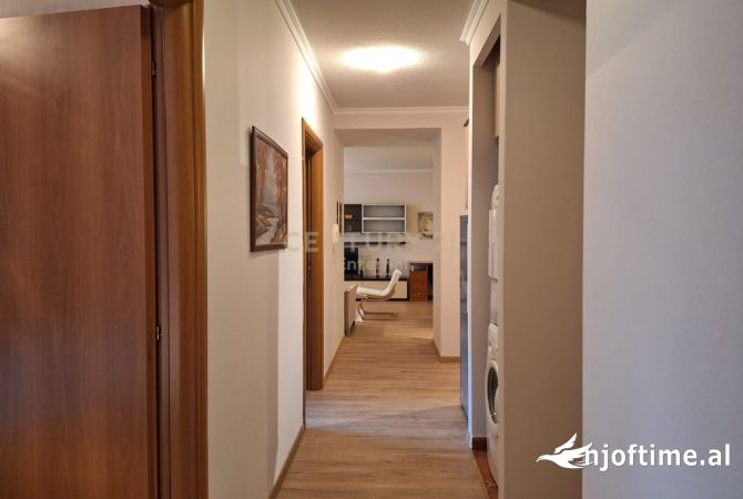 Shtepi me qera Apartament ne Tirane, 2+1, Mobilimi E mobiluar, Pagesa 900  Euro.