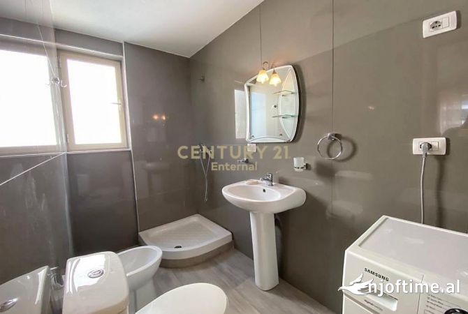 Shtepi me qera Apartament ne Tirane, 2+1, Mobilimi E mobiluar, Pagesa 650  Euro.