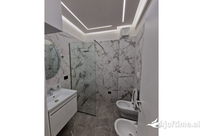 Shtepi me qera Apartament ne Tirane, 2+1, Mobilimi E mobiluar, Pagesa 1,500  Euro.