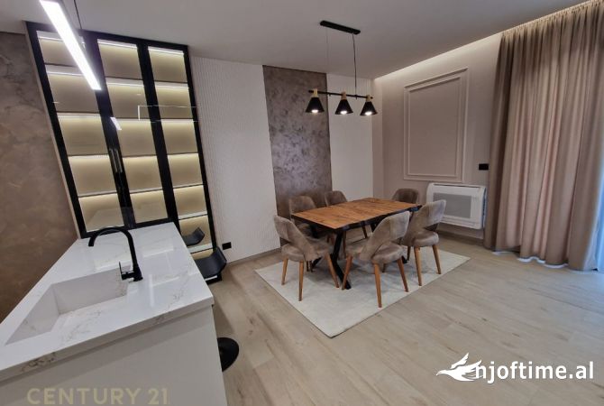 Shtepi me qera 2+1 ne Tirane - 1,500 Euro