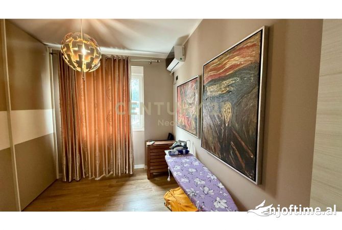 Shtepi me qera Apartament ne Tirane, 3+1, Mobilimi E mobiluar, Pagesa 1,300  Euro.