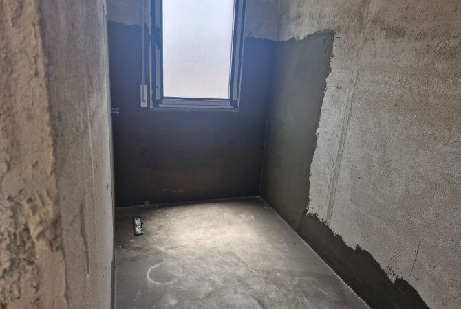 Shtepi ne shitje Apartament ne Tirane, 2+1, Mobilimi Bosh, pa mobiluar, Pagesa 210,000  Euro.