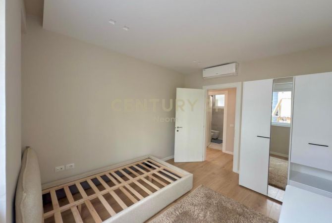 Shtepi ne shitje Apartament ne Tirane, 2+1, Mobilimi E mobiluar, Pagesa 225,000  Euro.