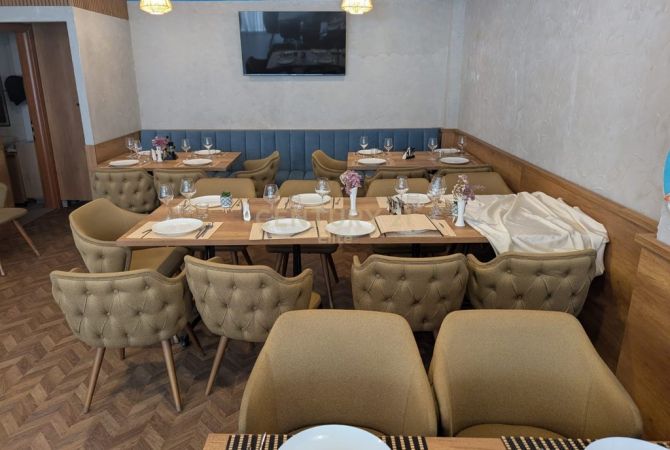 Ambient biznesi me qera 2+1 ne Tirane - 2,500 Euro