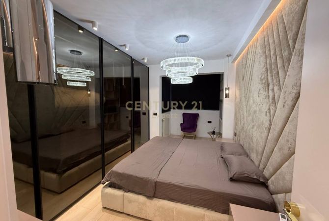 Shtepi me qera Apartament ne Tirane, 2+1, Mobilimi E mobiluar, Pagesa 1,800  Euro.