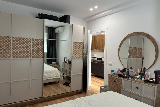 Shtepi ne shitje Apartament ne Tirane, 1+1, Mobilimi E mobiluar, Pagesa 180,000  Euro.