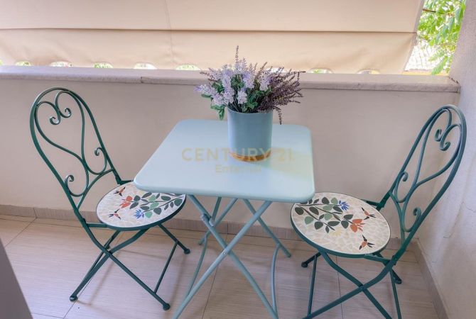 Shtepi me qera Apartament ne Tirane, 2+1, Mobilimi E mobiluar, Pagesa 1,200  Euro.