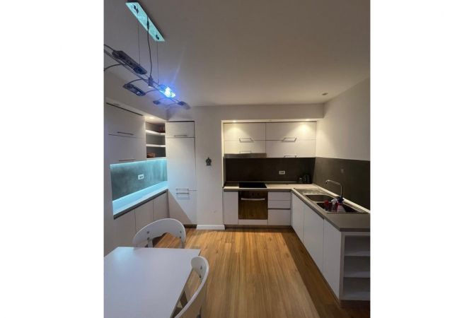 Shtepi ne shitje 2+1 ne Tirane - 165,000 Euro