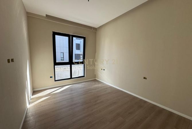 Shtepi ne shitje Apartament ne Tirane, 2+1, Mobilimi Bosh, pa mobiluar, Pagesa 285,000  Euro.