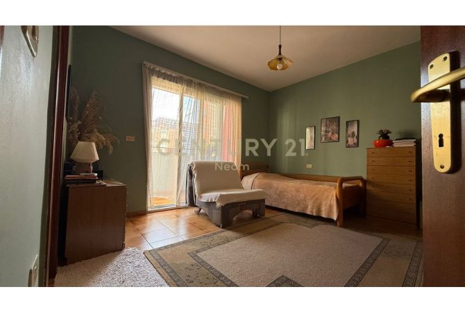 Shtepi ne shitje Apartament ne Tirane, 2+1, Mobilimi E mobiluar, Pagesa 260,000  Euro.