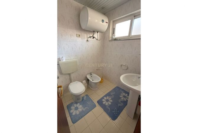 Shtepi ne shitje Apartament ne Tirane, 2+1, Mobilimi E mobiluar, Pagesa 260,000  Euro.