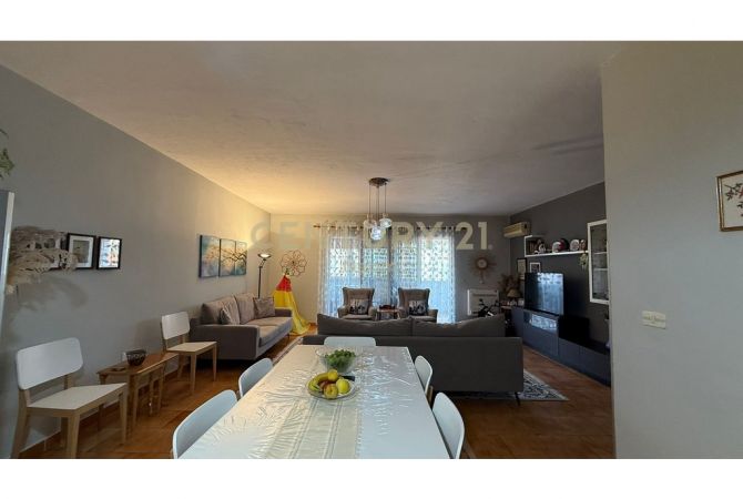 Shtepi ne shitje 2+1 ne Tirane - 260,000 Euro