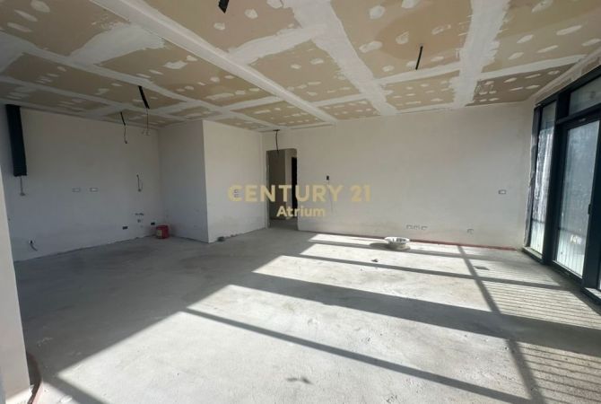 Shtepi ne shitje 3+1 ne Tirane - 700,000 Euro