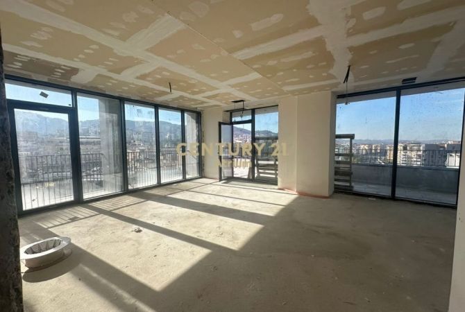 Apartment for sale in Tirana 3+1, Emty