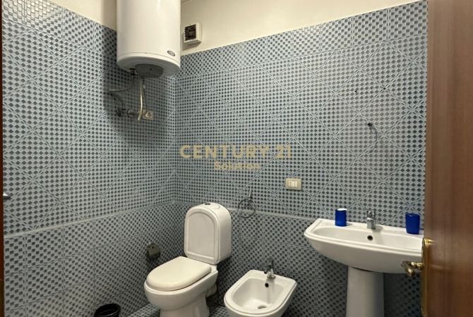 Shtepi me qera Apartament ne Tirane, 2+1, Mobilimi E mobiluar, Pagesa 450  Euro.