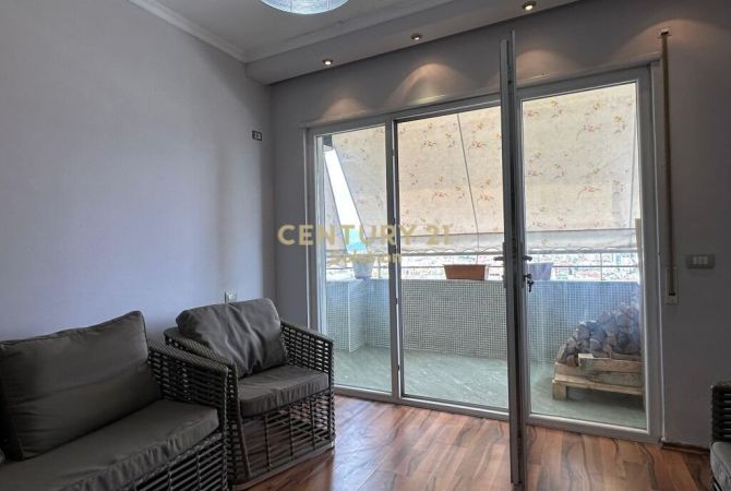 Shtepi me qera Apartament ne Tirane, 2+1, Mobilimi E mobiluar, Pagesa 450  Euro.
