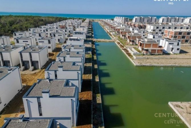 Shtepi ne shitje Vila Luksoze ne Durres, 3+1, Mobilimi Bosh, pa mobiluar, Pagesa 495,000  Euro.