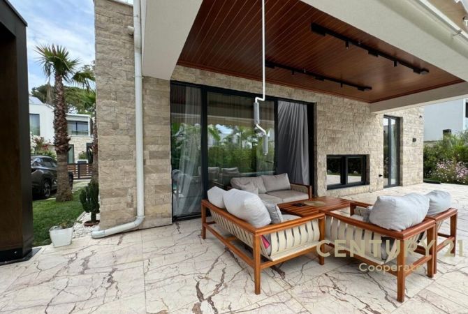 Shtepi ne shitje 4+1 ne Durres - 1,300,000 Euro