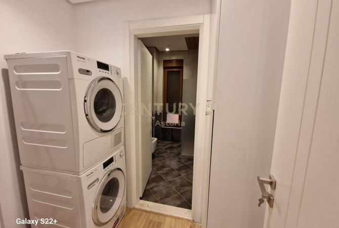 Shtepi me qera Vila Luksoze ne Tirane, 3+1, Mobilimi E mobiluar, Pagesa 3,000  Euro.