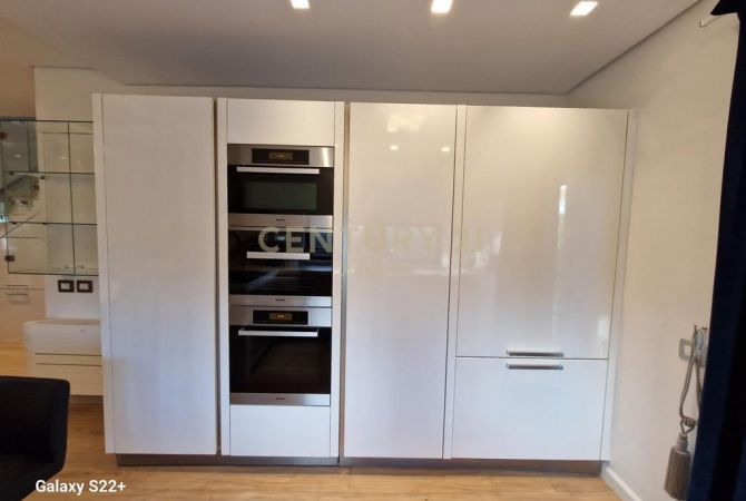 Shtepi me qera Vila Luksoze ne Tirane, 3+1, Mobilimi E mobiluar, Pagesa 3,000  Euro.