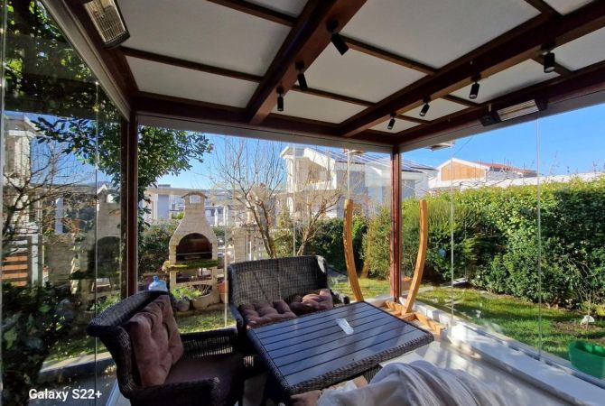 Shtepi me qera Vila Luksoze ne Tirane, 3+1, Mobilimi E mobiluar, Pagesa 3,000  Euro.