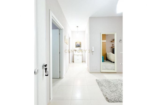 Shtepi ne shitje Apartament ne Durres, 2+1, Mobilimi E mobiluar, Pagesa 248,000  Euro.