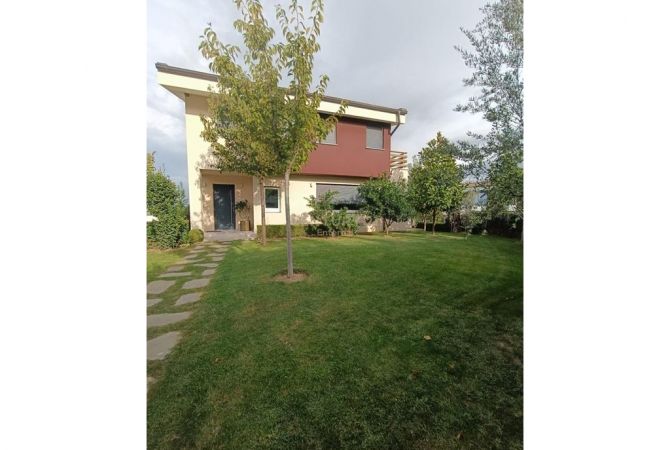 Shtepi me qera 3+1 ne Tirane - 3,000 Euro