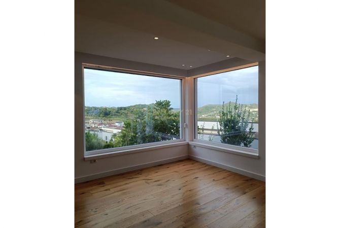 Shtepi me qera Vila Luksoze ne Tirane, 3+1, Mobilimi E mobiluar, Pagesa 3,000  Euro.