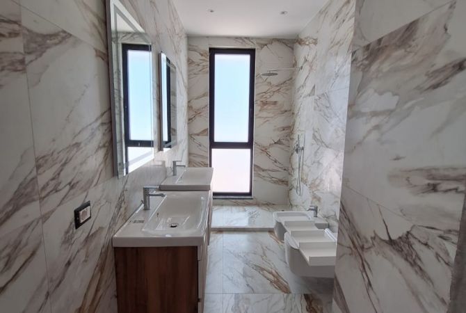 Shtepi me qera Vila Luksoze ne Tirane, 3+1, Mobilimi E mobiluar, Pagesa 3,000  Euro.