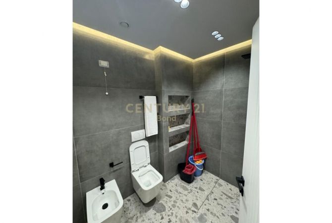 Shtepi me qera Apartament ne Tirane, 2+1, Mobilimi E mobiluar, Pagesa 2,000  Euro.