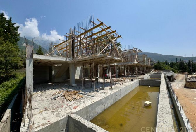 Shtepi ne shitje Vila Luksoze ne Himare, 3+1, Mobilimi Bosh, pa mobiluar, Pagesa 949,000  Euro.