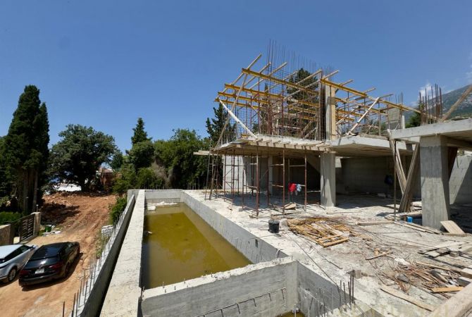 Shtepi ne shitje Vila Luksoze ne Himare, 3+1, Mobilimi Bosh, pa mobiluar, Pagesa 949,000  Euro.