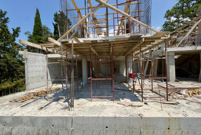 Shtepi ne shitje Vila Luksoze ne Himare, 3+1, Mobilimi Bosh, pa mobiluar, Pagesa 949,000  Euro.