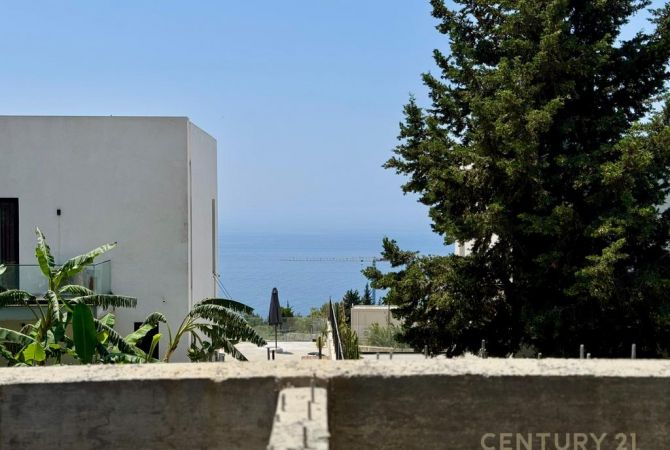 Shtepi ne shitje Vila Luksoze ne Himare, 3+1, Mobilimi Bosh, pa mobiluar, Pagesa 949,000  Euro.