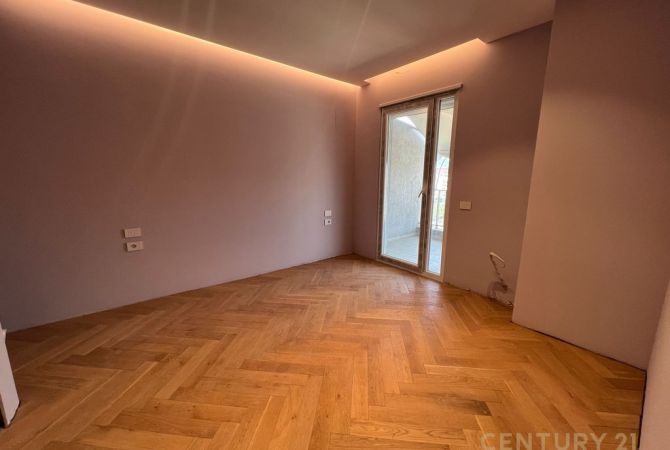 Shtepi ne shitje 2+1 ne Tirane - 290,000 Euro