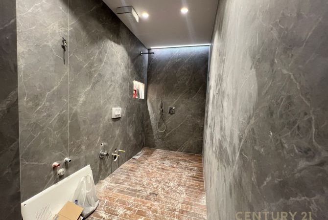 Apartment for sale in Tirana 2+1, Emty