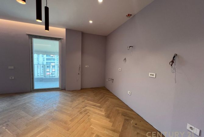 Apartment for sale in Tirana 2+1, Emty